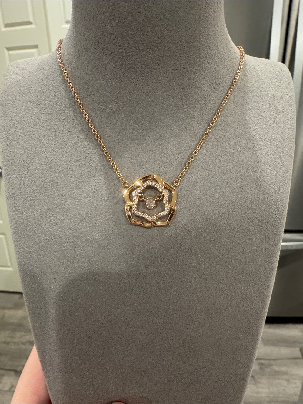 Champagne Gold Openwork Rose Pendant Movable CZ Necklace